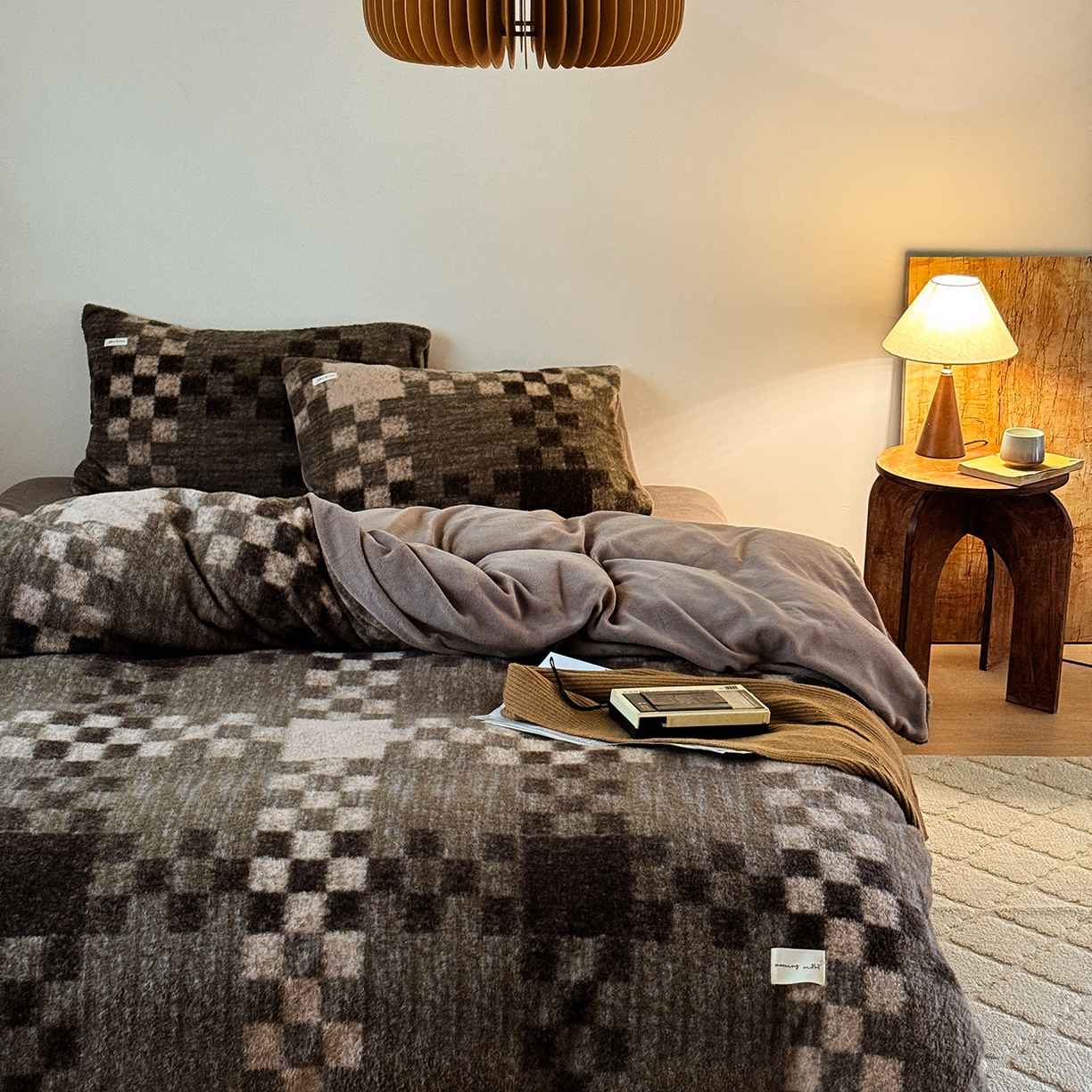 91家纺网 家纺一手货源 找家纺 小春日和 202新款羊绒冬季保暖亲肤高克重四件套冬天绒被套牛奶绒纯色床单加厚暖绒学生三件套1.8保暖牛奶绒床笠 弥望