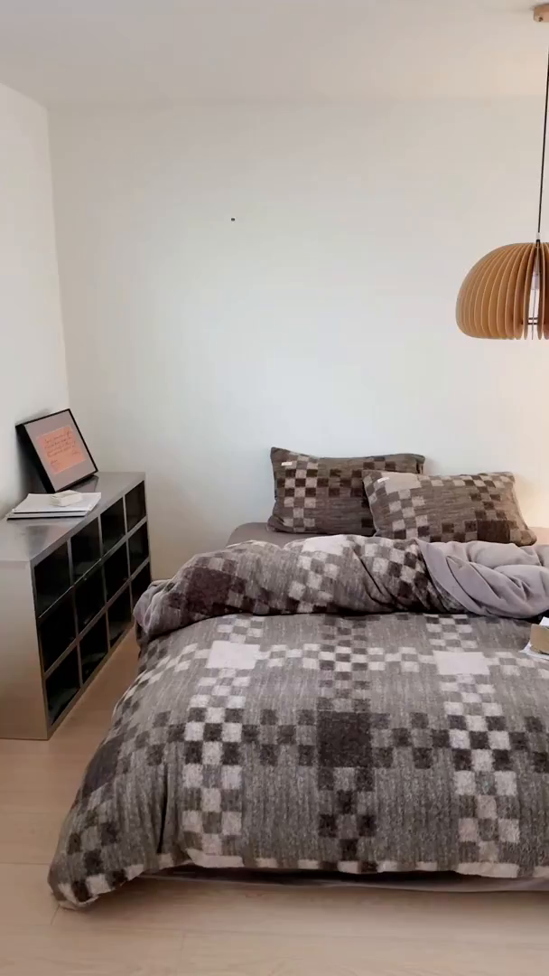 91家纺网 家纺一手货源 找家纺 小春日和 202新款羊绒冬季保暖亲肤高克重四件套冬天绒被套牛奶绒纯色床单加厚暖绒学生三件套1.8保暖牛奶绒床笠 弥望