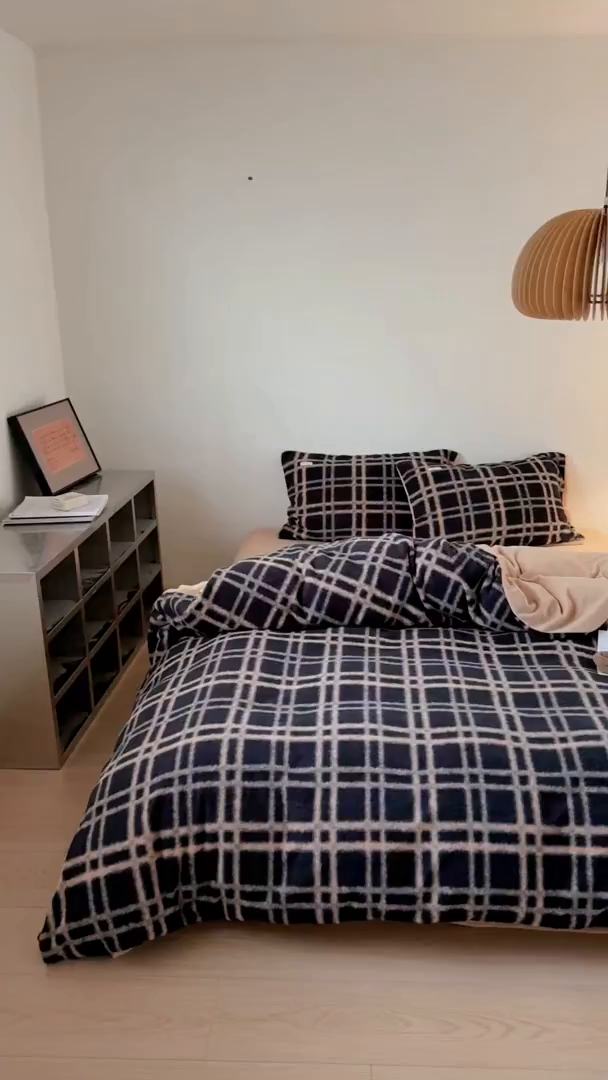 91家纺网 家纺一手货源 找家纺 小春日和 202新款羊绒冬季保暖亲肤高克重四件套冬天绒被套牛奶绒纯色床单加厚暖绒学生三件套1.8保暖牛奶绒床笠 吉野