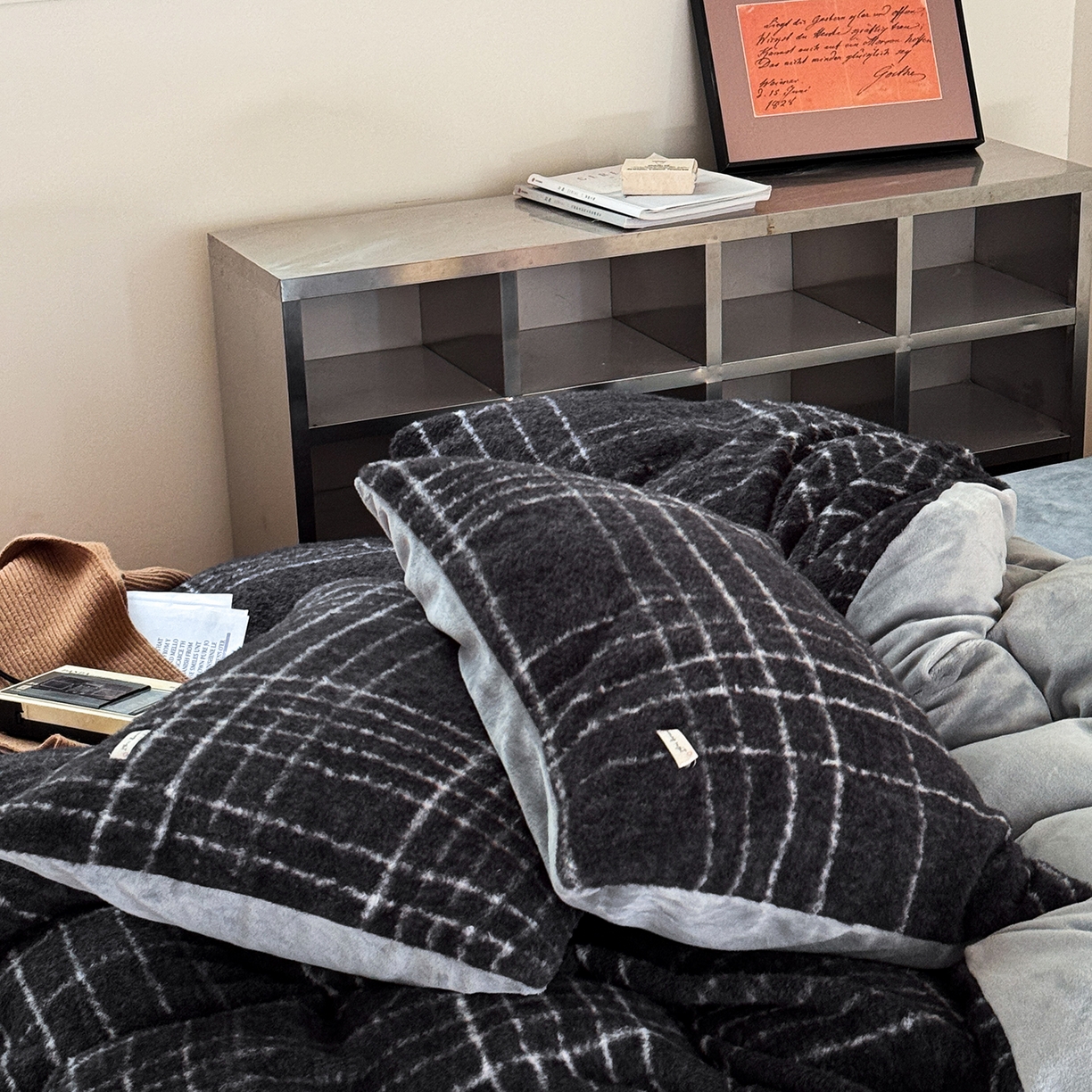 91家纺网 家纺一手货源 找家纺 小春日和 202新款羊绒冬季保暖亲肤高克重四件套冬天绒被套牛奶绒纯色床单加厚暖绒学生三件套1.8保暖牛奶绒床笠 兰亭