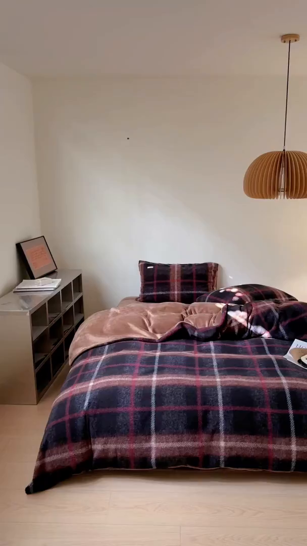 91家纺网 家纺一手货源 找家纺 小春日和 202新款羊绒冬季保暖亲肤高克重四件套冬天绒被套牛奶绒纯色床单加厚暖绒学生三件套1.8保暖牛奶绒床笠 黎光