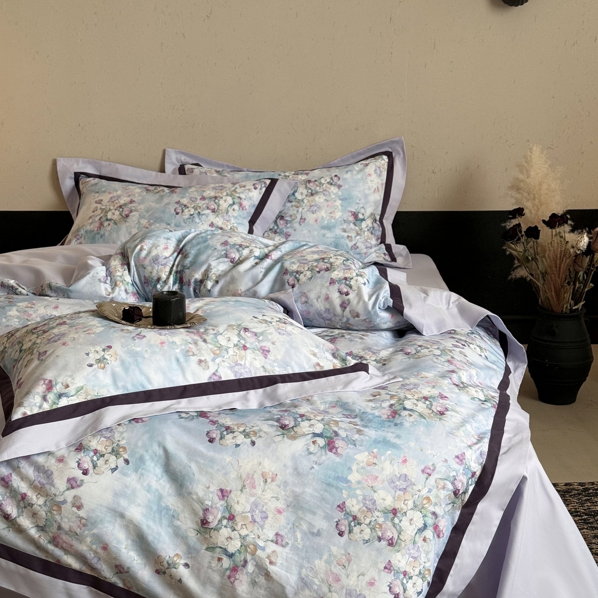 91家纺网 家纺一手货源 找家纺 （总）多乐娜 2025新款100S长绒棉纯棉陶瓷磨毛法式油画风数码印花双拼角工艺款四件套