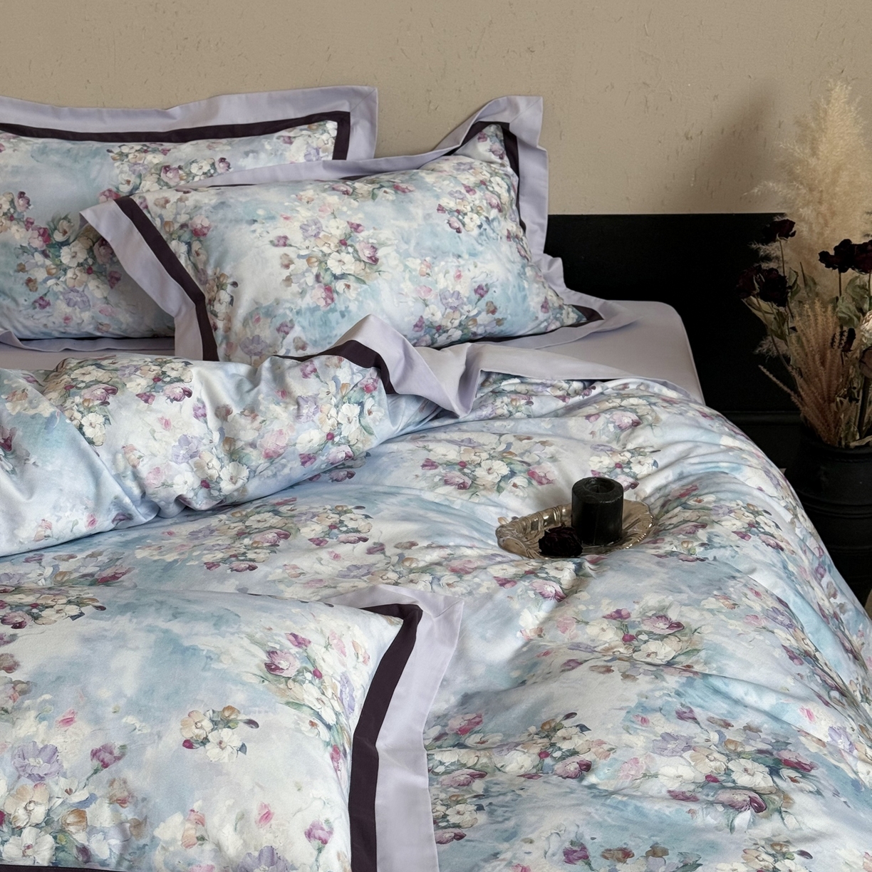 91家纺网 家纺一手货源 找家纺 （总）多乐娜 2025新款100S长绒棉纯棉陶瓷磨毛法式油画风数码印花双拼角工艺款四件套