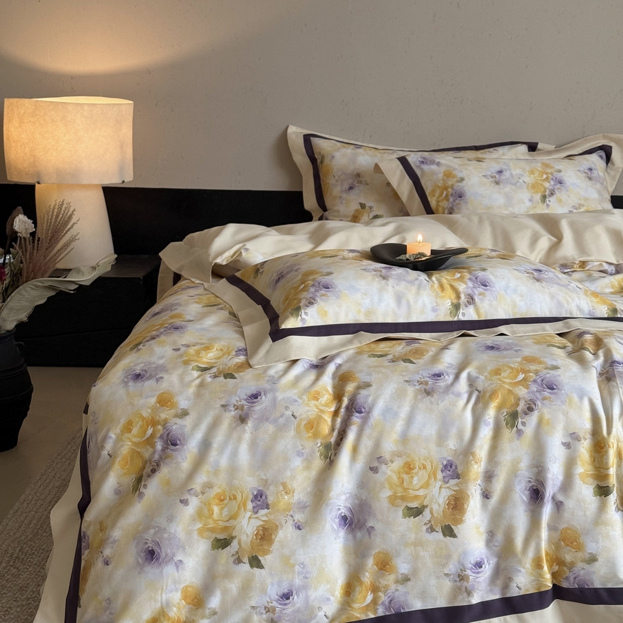 91家纺网 家纺一手货源 找家纺 多乐娜 2025新款100S长绒棉纯棉陶瓷磨毛法式油画风数码印花双拼角工艺款四件套 暮色暖阳