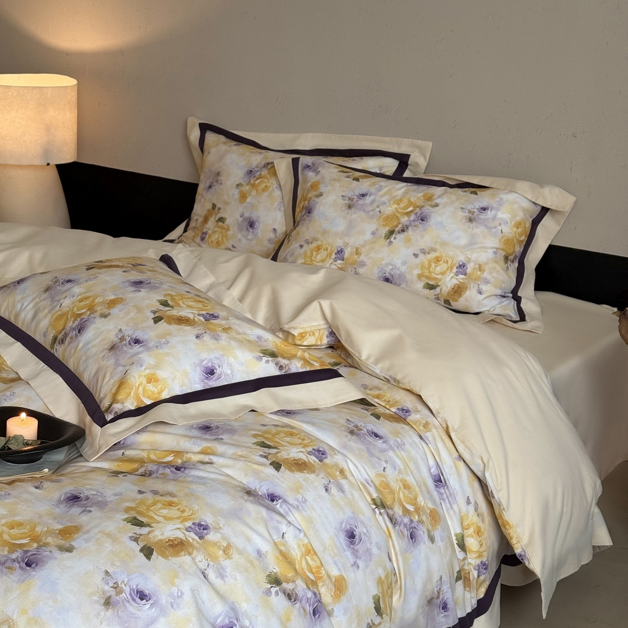 91家纺网 家纺一手货源 找家纺 多乐娜 2025新款100S长绒棉纯棉陶瓷磨毛法式油画风数码印花双拼角工艺款四件套 暮色暖阳