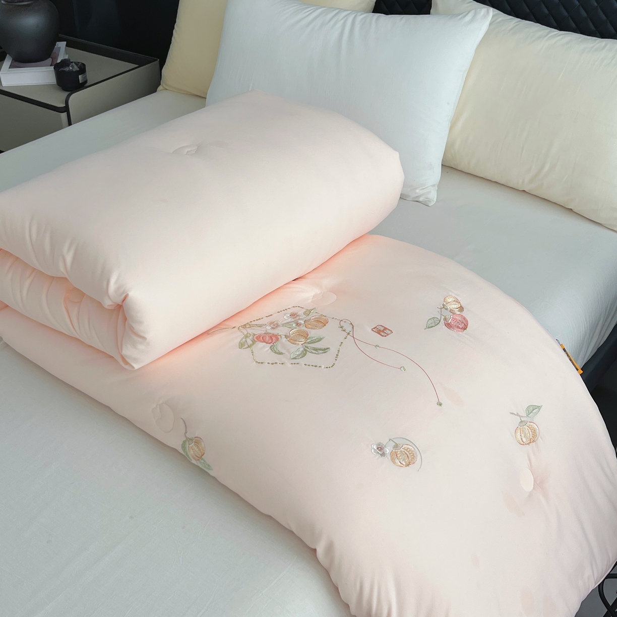 91家纺网 家纺一手货源 找家纺 （总）仲旺居家纺 2025新款云绒棉绣花冬被中式柿柿如意婚嫁立体边被子被芯四季被