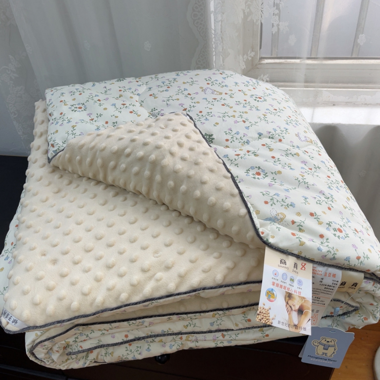 91家纺网 家纺一手货源 找家纺 （总）暖居 2025新款麻绳款嵌条纯棉春秋豆豆被被子被芯四季通用