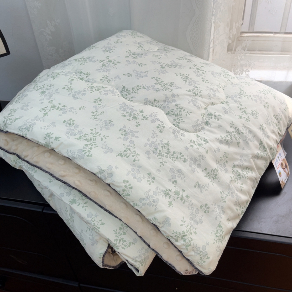 91家纺网 家纺一手货源 找家纺 暖居 2025新款麻绳款嵌条纯棉春秋豆豆被被子被芯四季通用 春风里