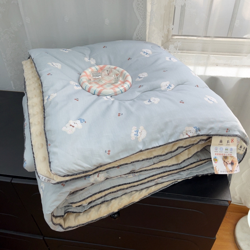 91家纺网 家纺一手货源 找家纺 暖居 2025新款麻绳款嵌条纯棉春秋豆豆被被子被芯四季通用 冰淇淋