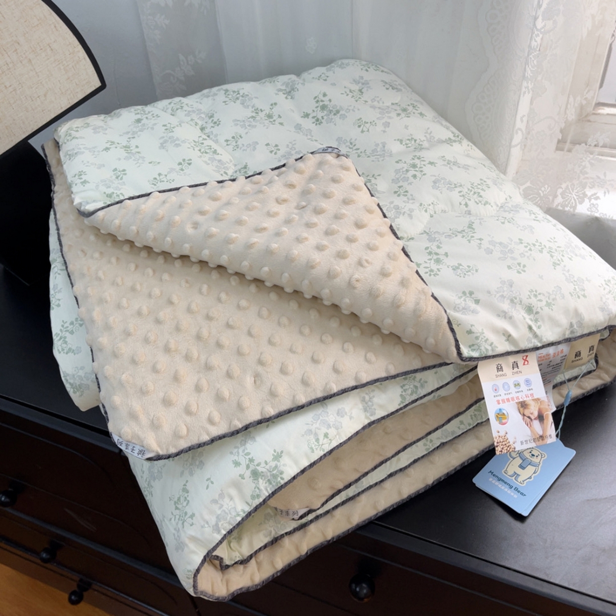 91家纺网 家纺一手货源 找家纺 （总）暖居 2025新款麻绳款嵌条纯棉春秋豆豆被被子被芯四季通用