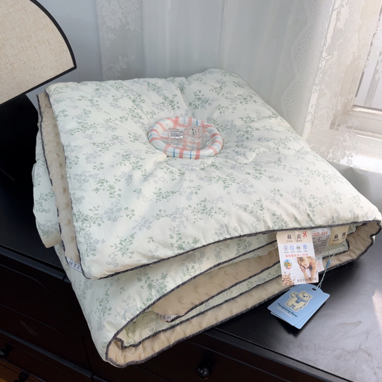 91家纺网 家纺一手货源 找家纺 暖居 2025新款麻绳款嵌条纯棉春秋豆豆被被子被芯四季通用 春风里