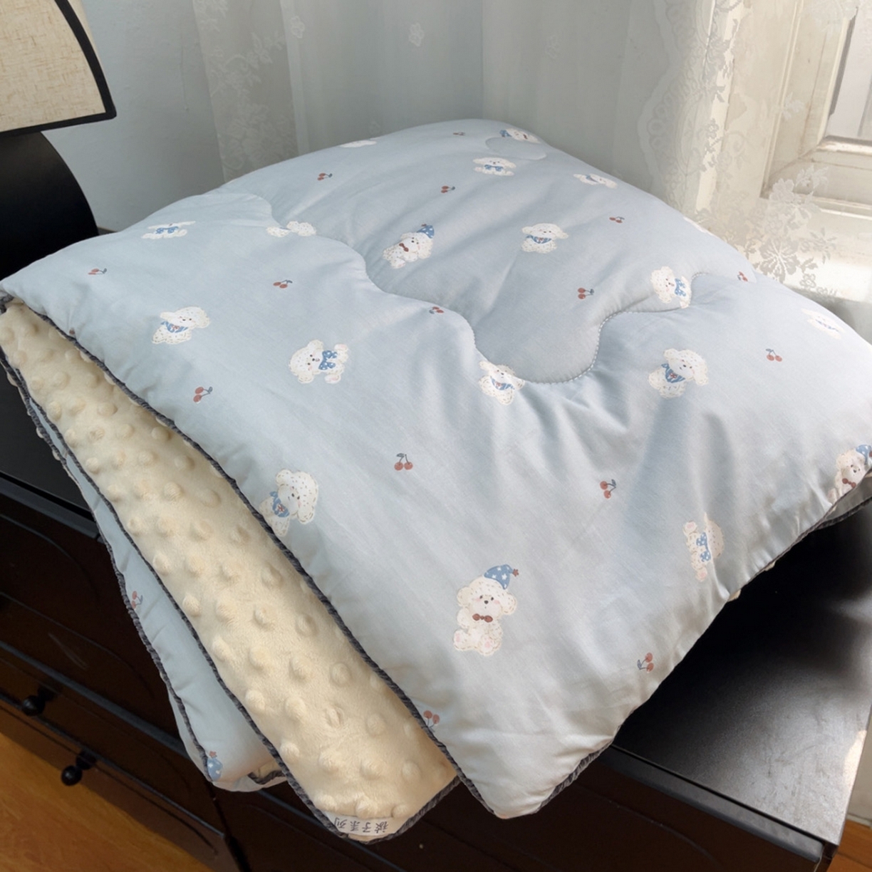 91家纺网 家纺一手货源 找家纺 （总）暖居 2025新款麻绳款嵌条纯棉春秋豆豆被被子被芯四季通用