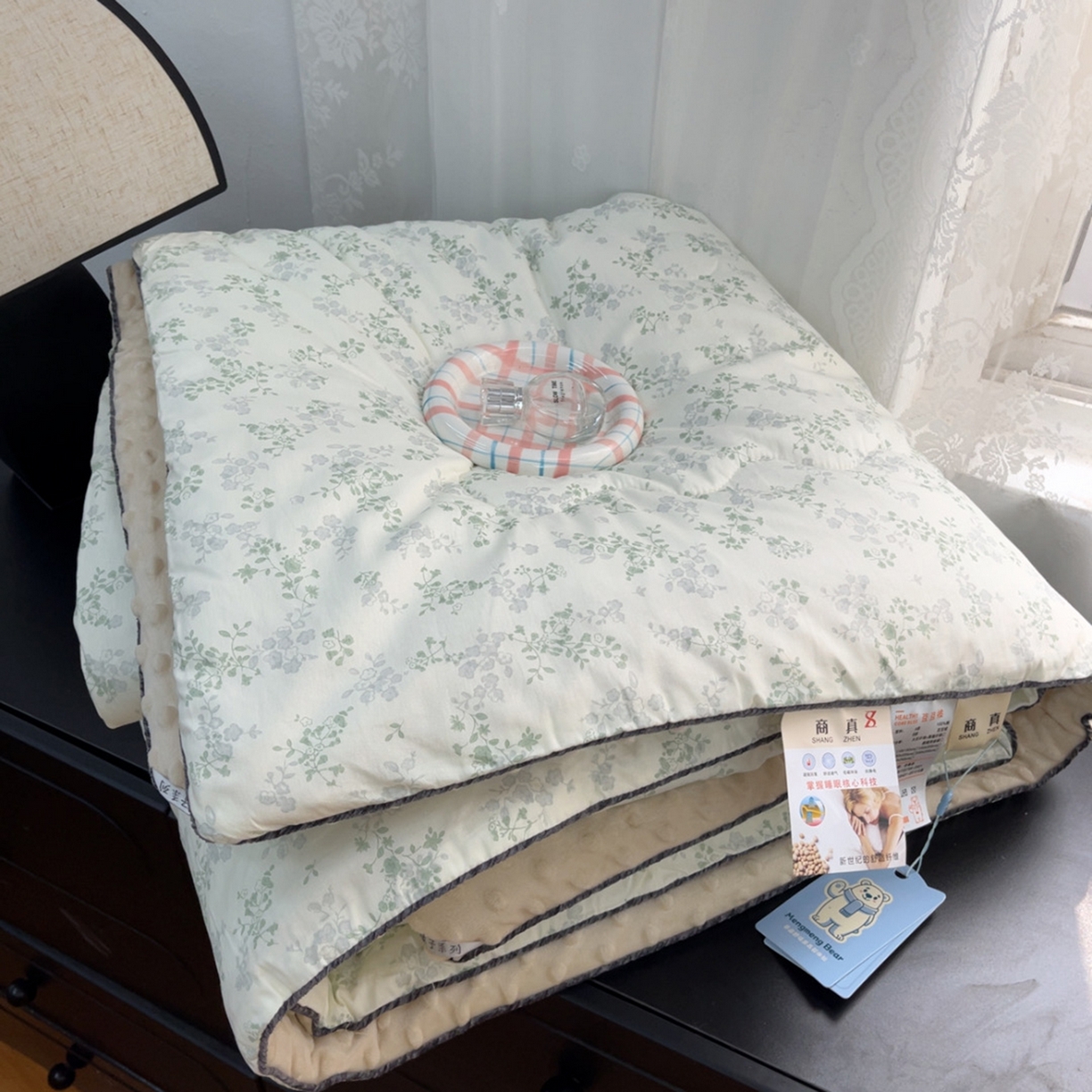 91家纺网 家纺一手货源 找家纺 暖居 2025新款麻绳款嵌条纯棉春秋豆豆被被子被芯四季通用 春风里