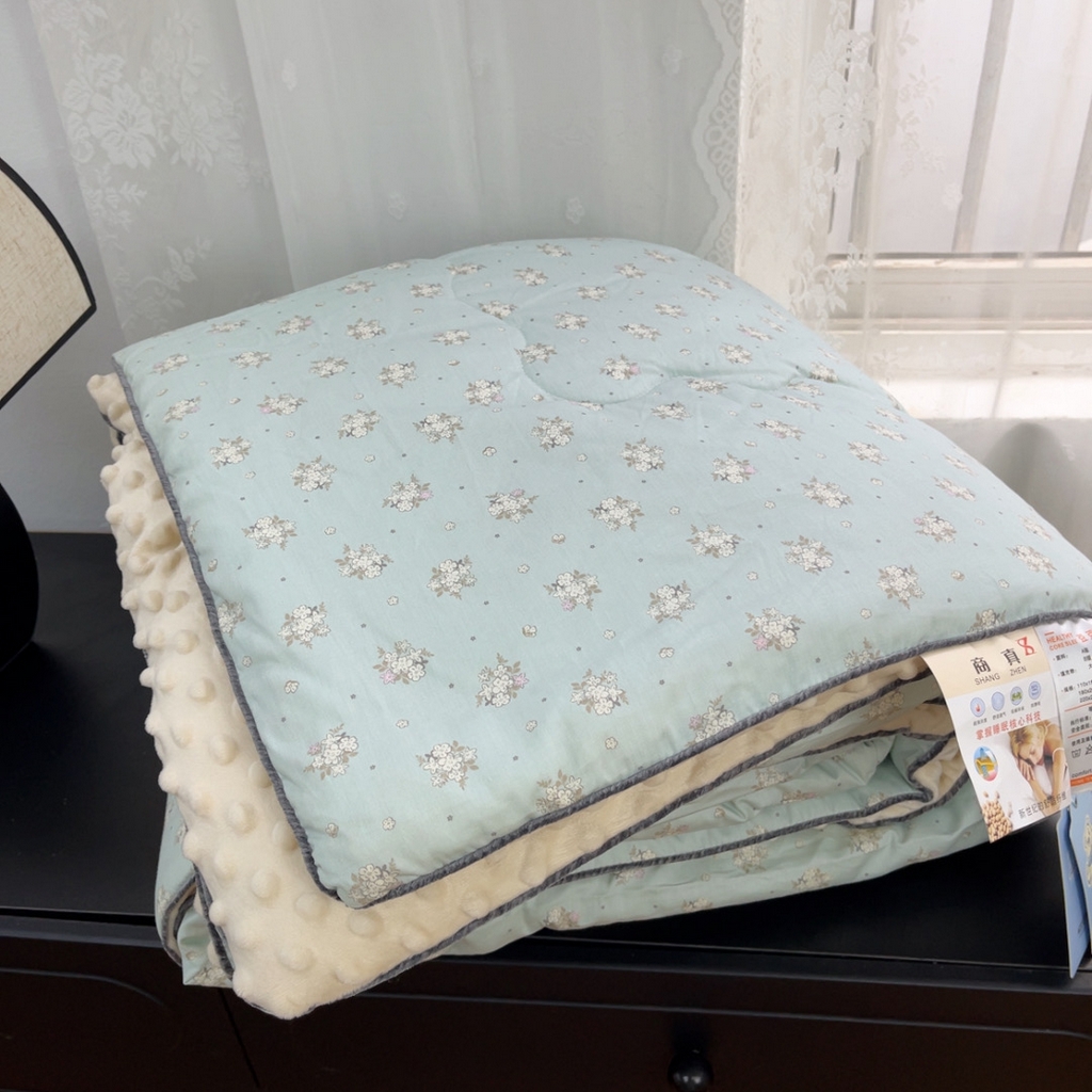 91家纺网 家纺一手货源 找家纺 暖居 2025新款麻绳款嵌条纯棉春秋豆豆被被子被芯四季通用 兰溪