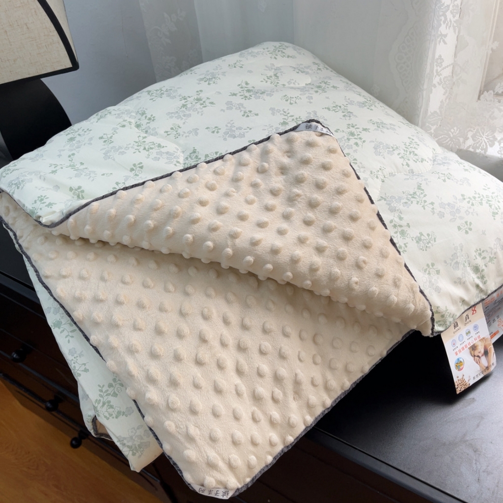 91家纺网 家纺一手货源 找家纺 暖居 2025新款麻绳款嵌条纯棉春秋豆豆被被子被芯四季通用 春风里