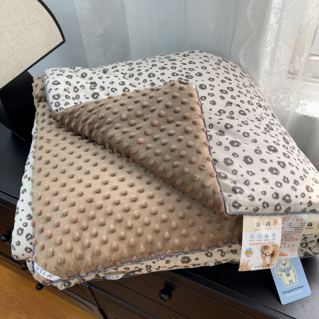 91家纺网 家纺一手货源 找家纺 暖居 2025新款麻绳款嵌条纯棉春秋豆豆被被子被芯四季通用 豹纹咖