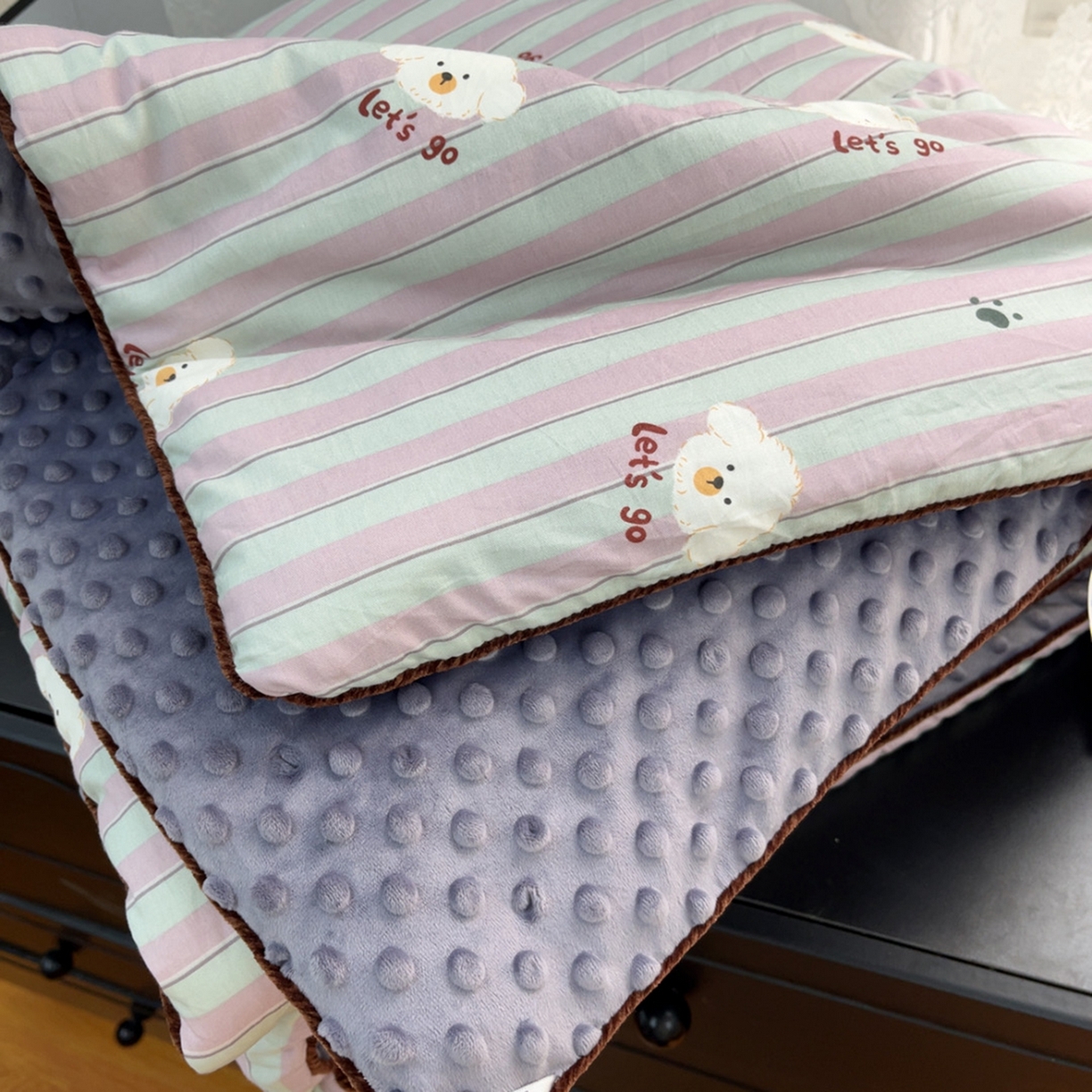 91家纺网 家纺一手货源 找家纺 暖居 2025新款麻绳款嵌条纯棉春秋豆豆被被子被芯四季通用 云朵