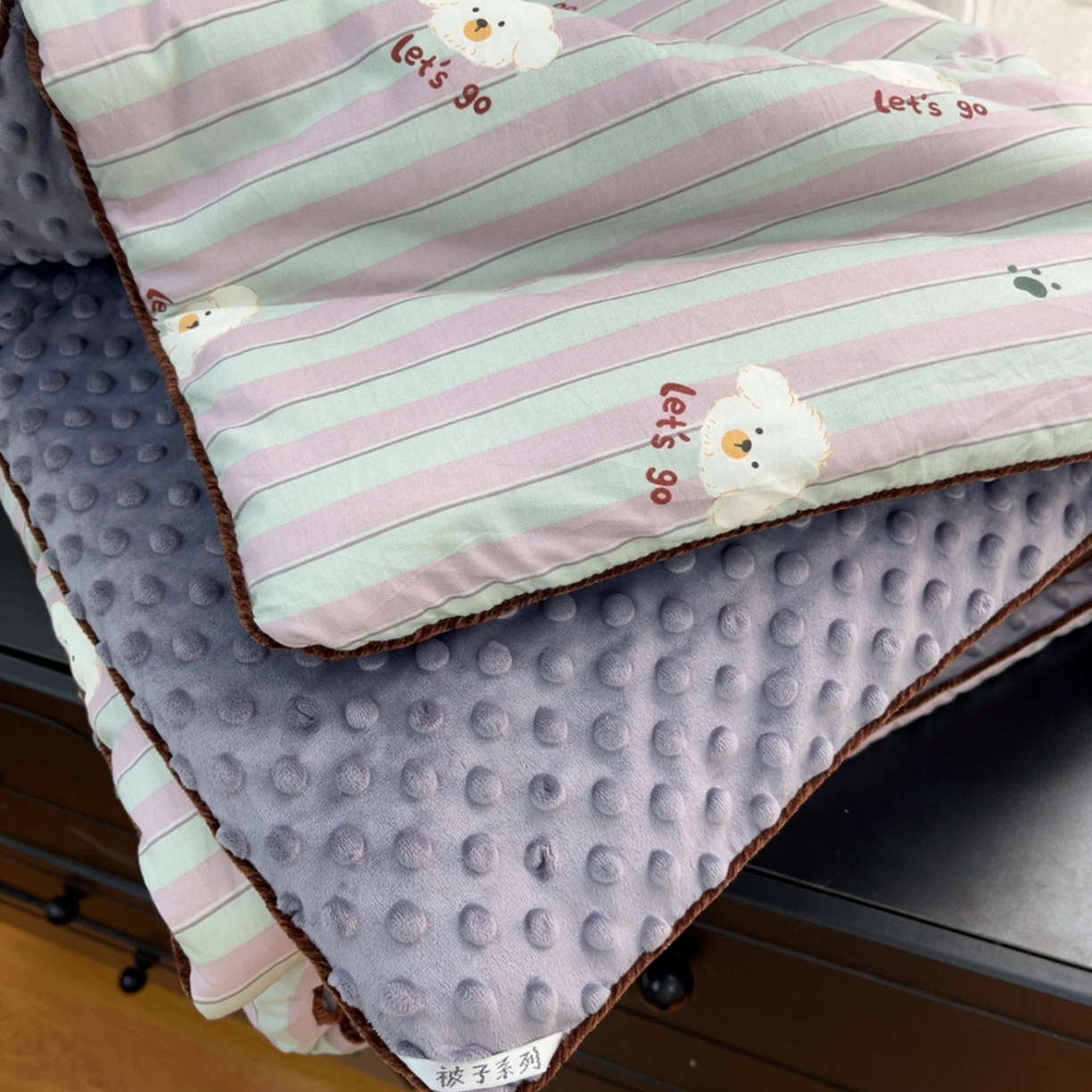 91家纺网 家纺一手货源 找家纺 暖居 2025新款麻绳款嵌条纯棉春秋豆豆被被子被芯四季通用 云朵