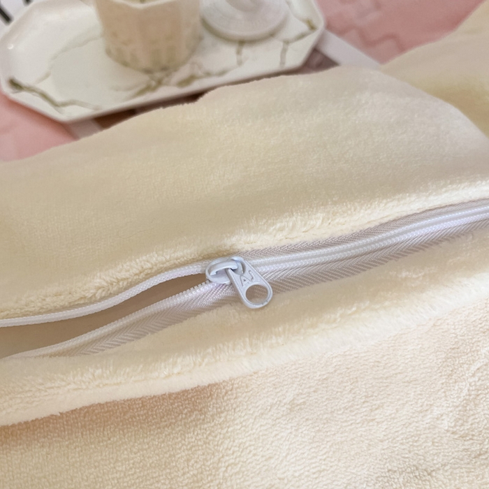 91家纺网 家纺一手货源 找家纺 艾佳 2025新款5D雕花牛奶绒拼角宽边工艺四件套-唯爱系列 唯爱-蜜桃粉白