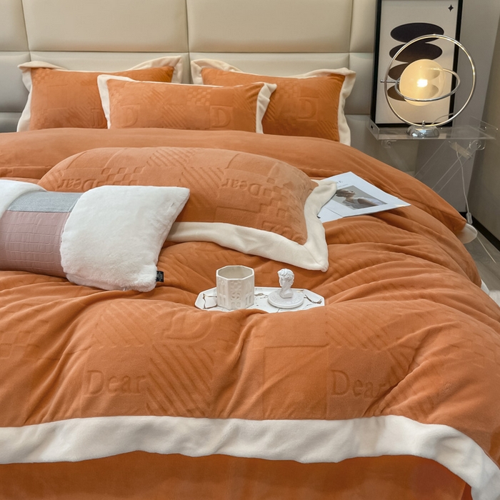 91家纺网 家纺一手货源 找家纺 艾佳 2025新款5D雕花牛奶绒拼角宽边工艺四件套-唯爱系列 唯爱-爱玛橙