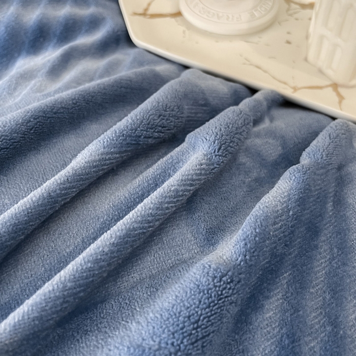 91家纺网 家纺一手货源 找家纺 艾佳 2025新款5D雕花牛奶绒拼角宽边工艺四件套-唯爱系列 唯爱-星空蓝