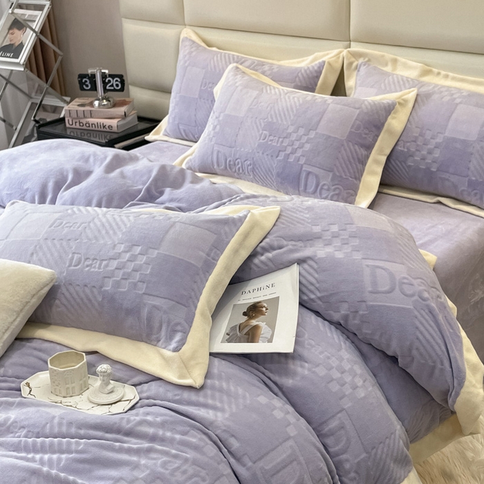 91家纺网 家纺一手货源 找家纺 艾佳 2025新款5D雕花牛奶绒拼角宽边工艺四件套-唯爱系列 唯爱-熏衣紫