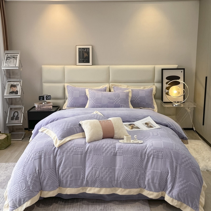 91家纺网 家纺一手货源 找家纺 艾佳 2025新款5D雕花牛奶绒拼角宽边工艺四件套-唯爱系列 唯爱-熏衣紫