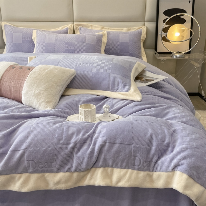 91家纺网 家纺一手货源 找家纺 艾佳 2025新款5D雕花牛奶绒拼角宽边工艺四件套-唯爱系列 唯爱-熏衣紫