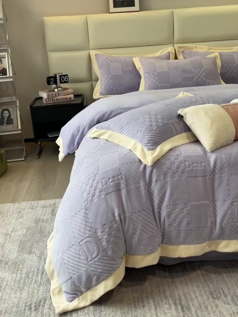 91家纺网 家纺一手货源 找家纺 艾佳 2025新款5D雕花牛奶绒拼角宽边工艺四件套-唯爱系列 唯爱-熏衣紫