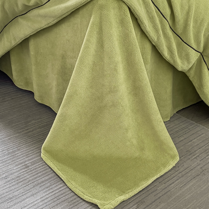 91家纺网 家纺一手货源 找家纺 艾佳 2025新款A类全高克重雕花烂花刺绣牛奶绒四件套-小H系列 小H奶油绿