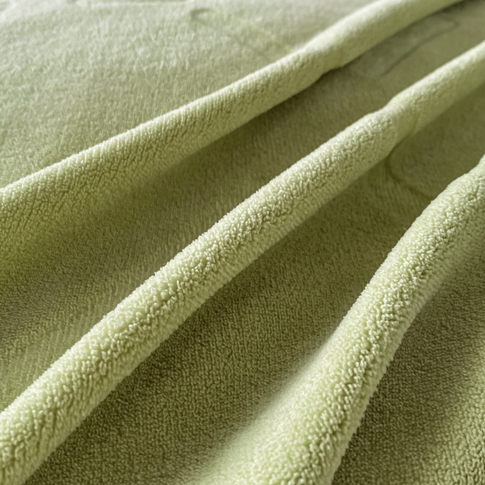 91家纺网 家纺一手货源 找家纺 艾佳 2025新款A类全高克重雕花烂花刺绣牛奶绒四件套-小H系列 小H奶油绿