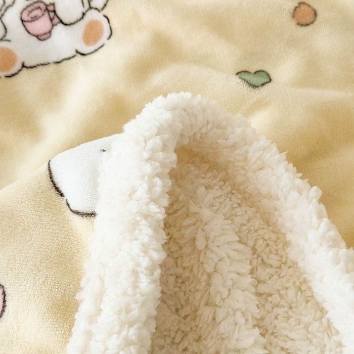 91家纺网 家纺一手货源 找家纺 花满路 2025新款小清新羊羔绒毛毯毯子 绵绵熊仔