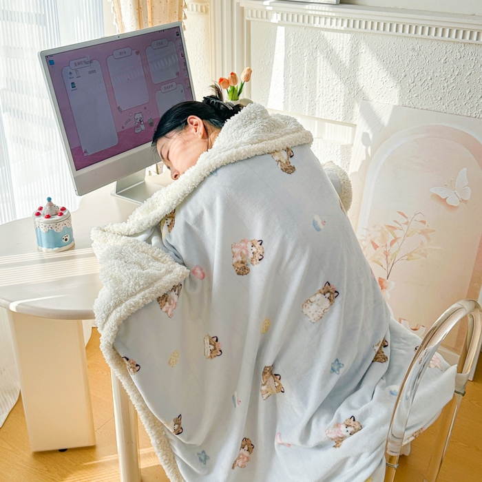 91家纺网 家纺一手货源 找家纺 花满路 2025新款小清新羊羔绒毛毯毯子 雪球咪咪