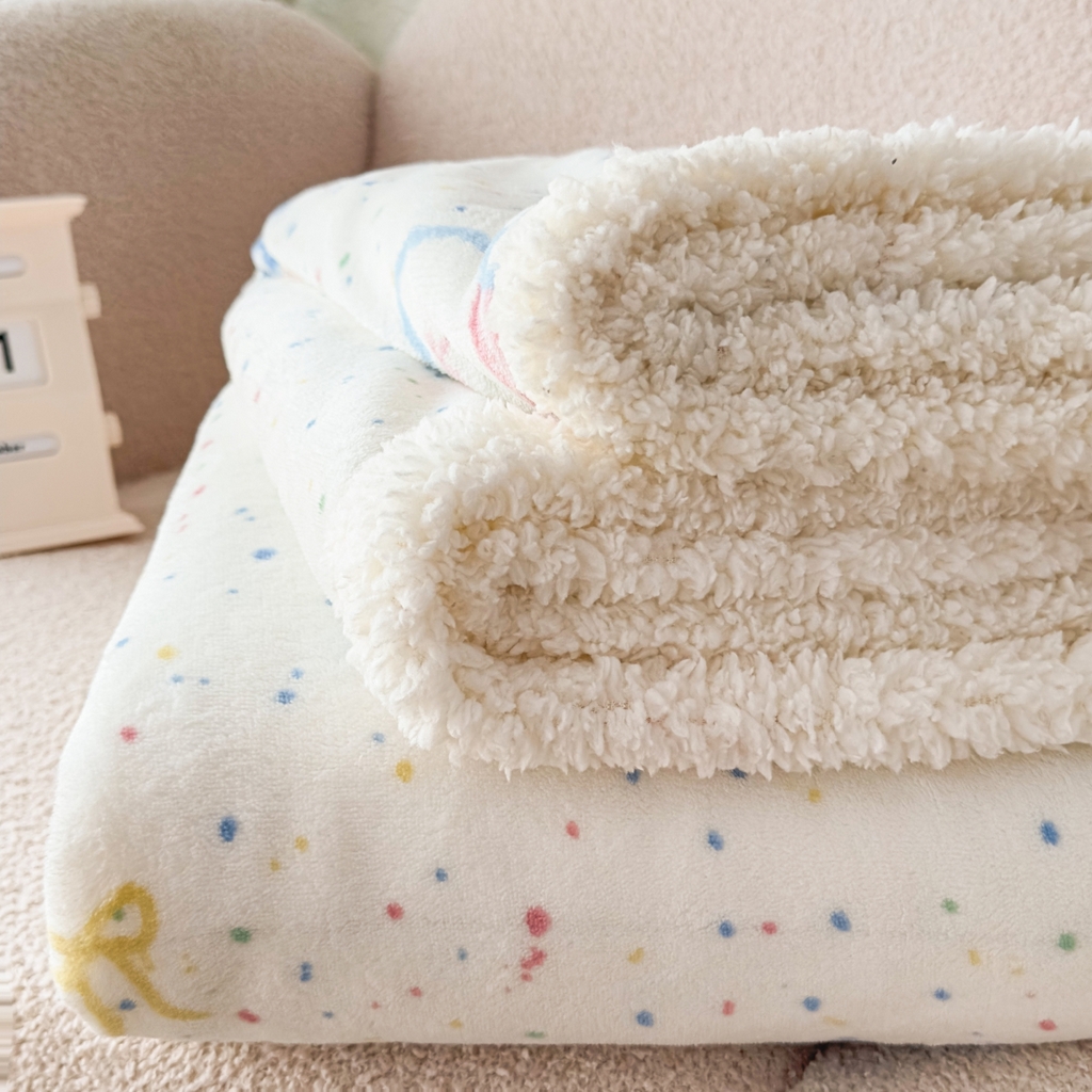 91家纺网 家纺一手货源 找家纺 花满路 2025新款小清新羊羔绒毛毯毯子 汪汪雪球