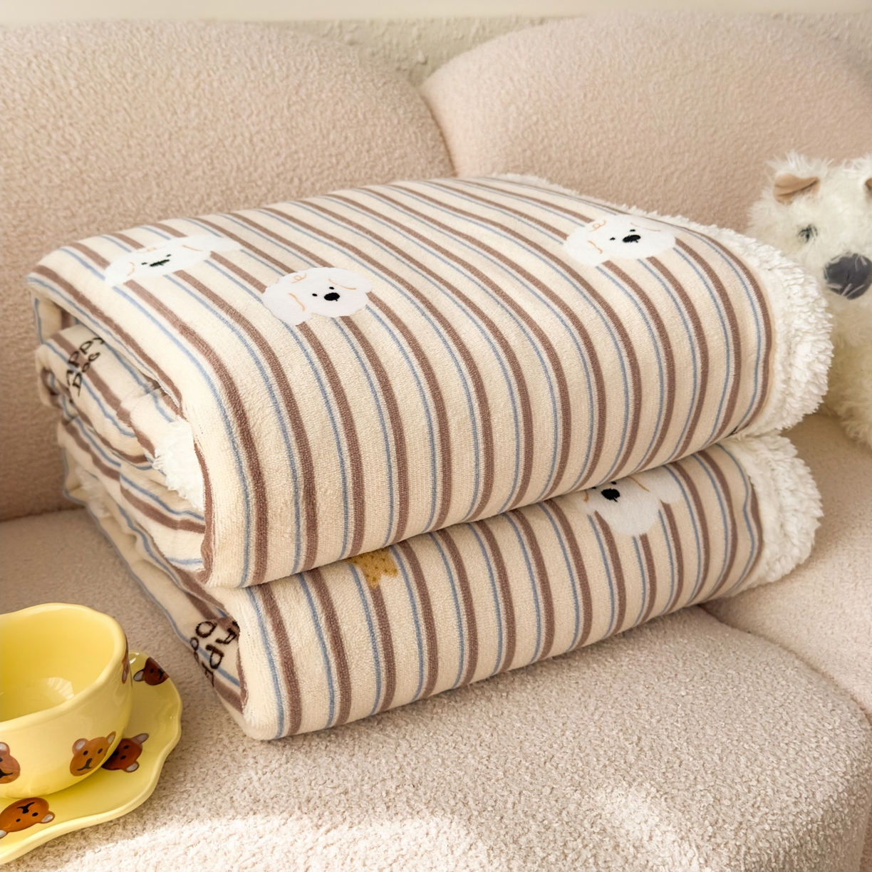 91家纺网 家纺一手货源 找家纺 花满路 2025新款小清新羊羔绒毛毯毯子 线条小狗