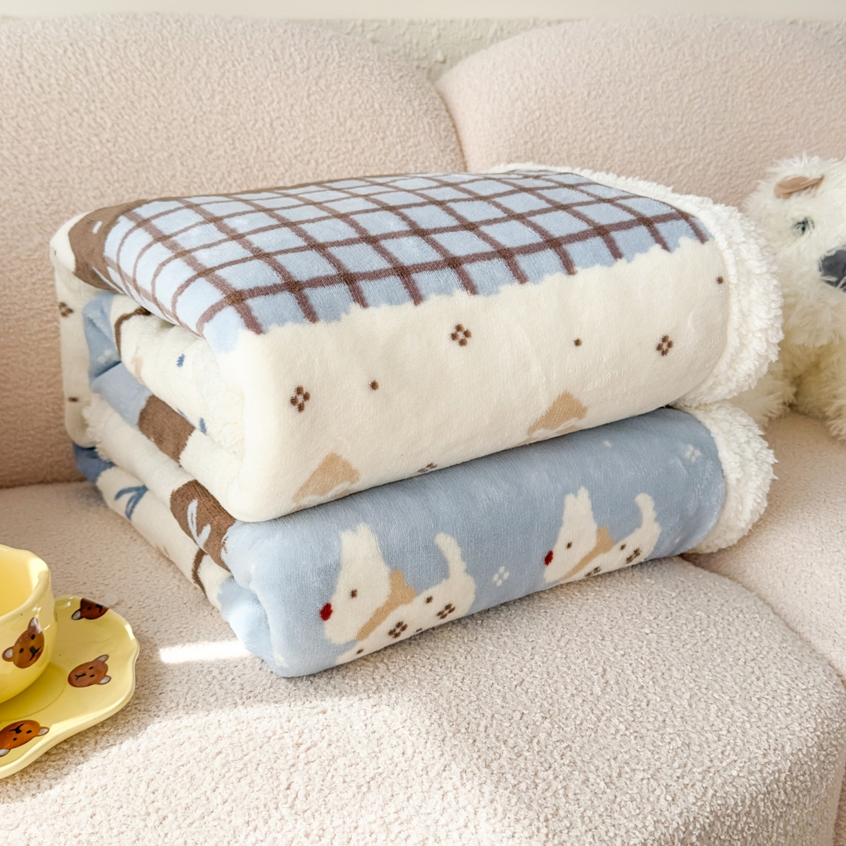 91家纺网 家纺一手货源 找家纺 花满路 2025新款小清新羊羔绒毛毯毯子 小汪星人