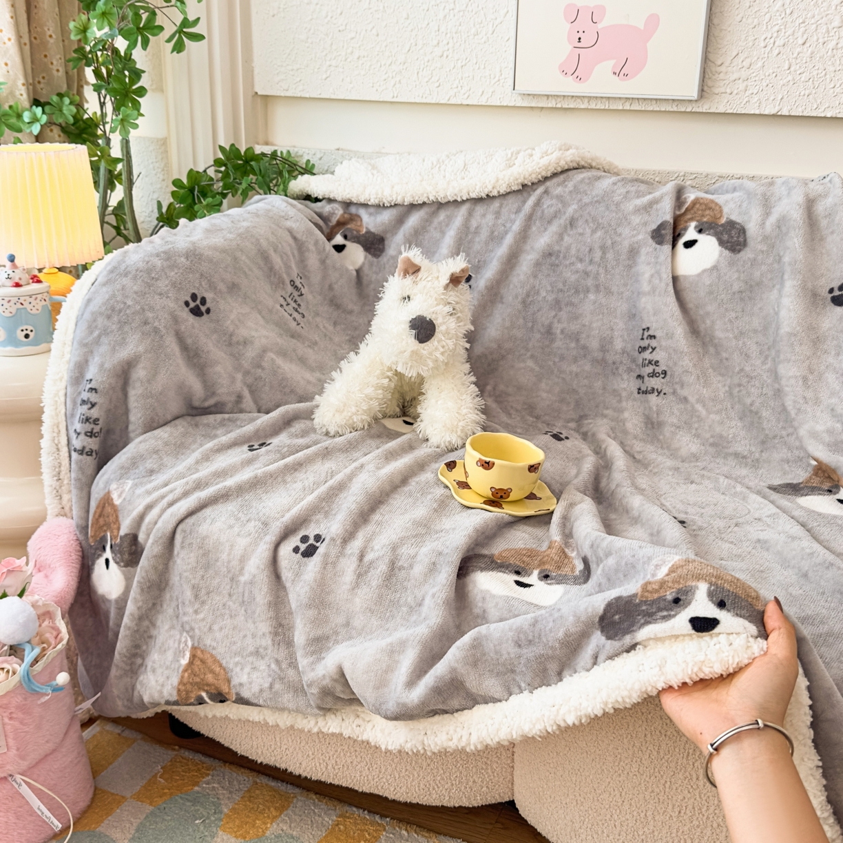 91家纺网 家纺一手货源 找家纺 花满路 2025新款小清新羊羔绒毛毯毯子 蓬蓬小狗