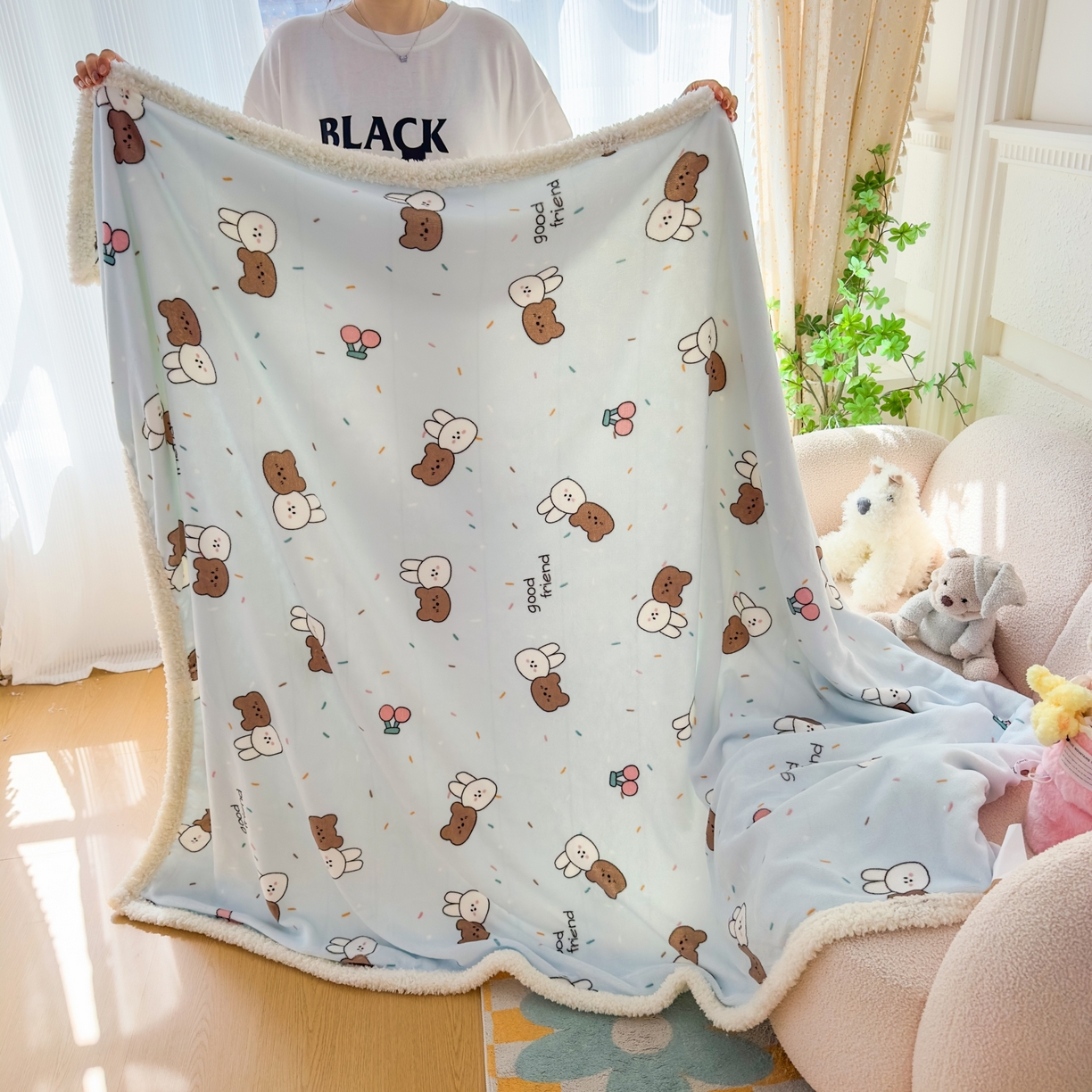 91家纺网 家纺一手货源 找家纺 花满路 2025新款小清新羊羔绒毛毯毯子 可可熊兔