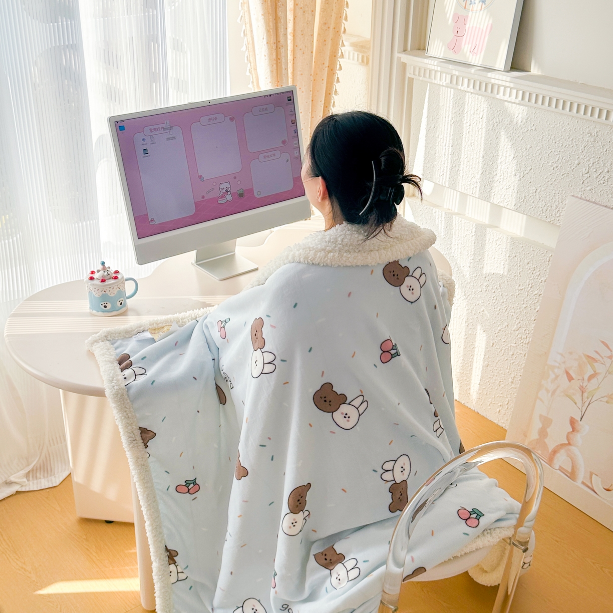 91家纺网 家纺一手货源 找家纺 花满路 2025新款小清新羊羔绒毛毯毯子 可可熊兔