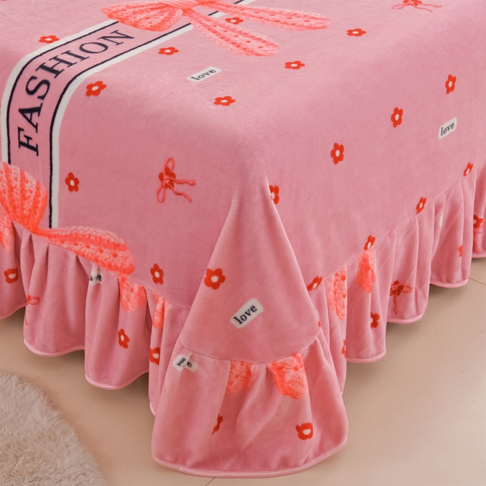 91家纺网 家纺一手货源 找家纺 雅芝蓝 2025新款8-9斤高克重印花牛奶绒四件套保暖绒套件直播爆款 粉蝶结花