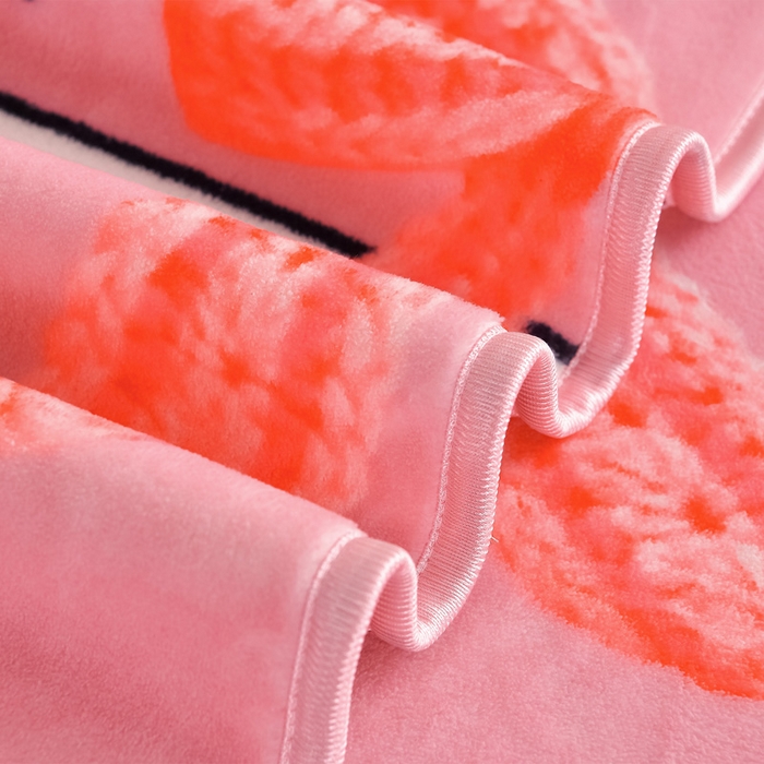 91家纺网 家纺一手货源 找家纺 雅芝蓝 2025新款8-9斤高克重印花牛奶绒四件套保暖绒套件直播爆款 粉蝶结花