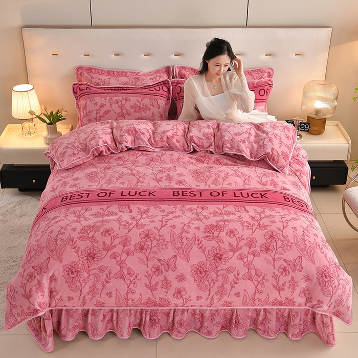 91家纺网 家纺一手货源 找家纺 雅芝蓝 2025新款8-9斤高克重印花牛奶绒四件套保暖绒套件直播爆款 粉花韵