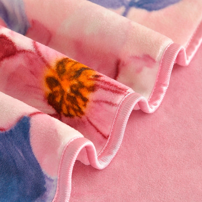 91家纺网 家纺一手货源 找家纺 雅芝蓝 2025新款8-9斤高克重印花牛奶绒四件套保暖绒套件直播爆款 粉漾花趣