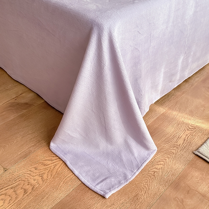 91家纺网 家纺一手货源 找家纺 艾佳 2025新款华夫格高克重牛奶绒雕花三角贝壳边工艺加厚保暖四件套 华夫格薰衣紫