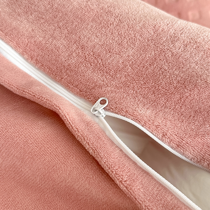 91家纺网 家纺一手货源 找家纺 艾佳 2025新款华夫格高克重牛奶绒雕花三角贝壳边工艺加厚保暖四件套 华夫格藕粉