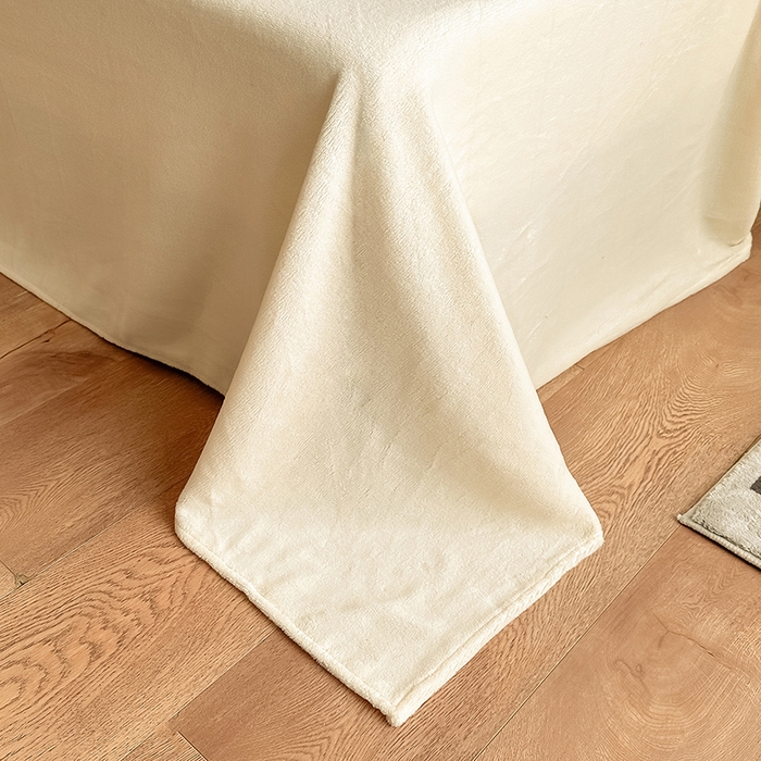 91家纺网 家纺一手货源 找家纺 艾佳 2025新款华夫格高克重牛奶绒雕花三角贝壳边工艺加厚保暖四件套 华夫格白