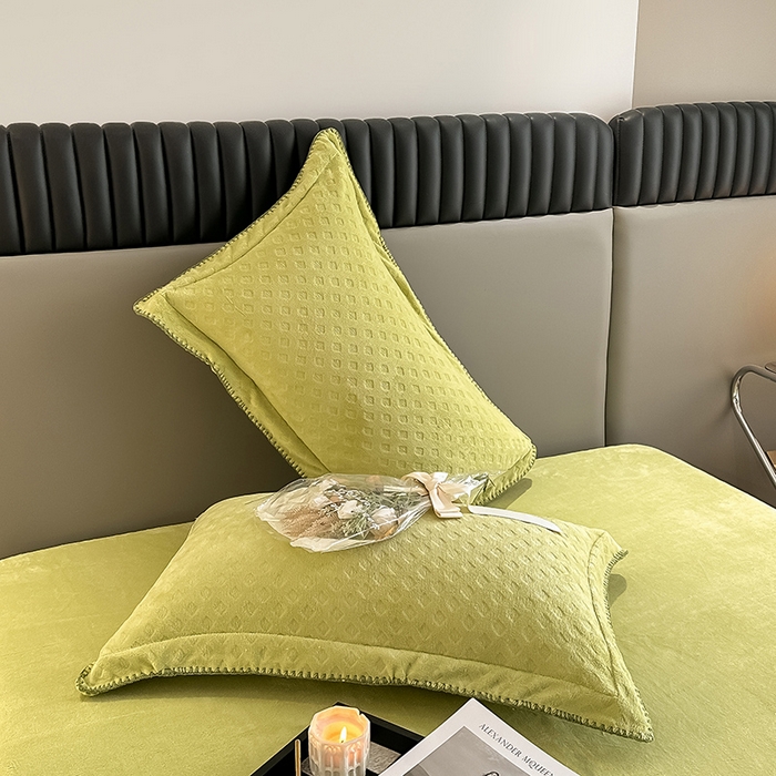 91家纺网 家纺一手货源 找家纺 艾佳 2025新款华夫格高克重牛奶绒雕花三角贝壳边工艺加厚保暖四件套 华夫格奶绿