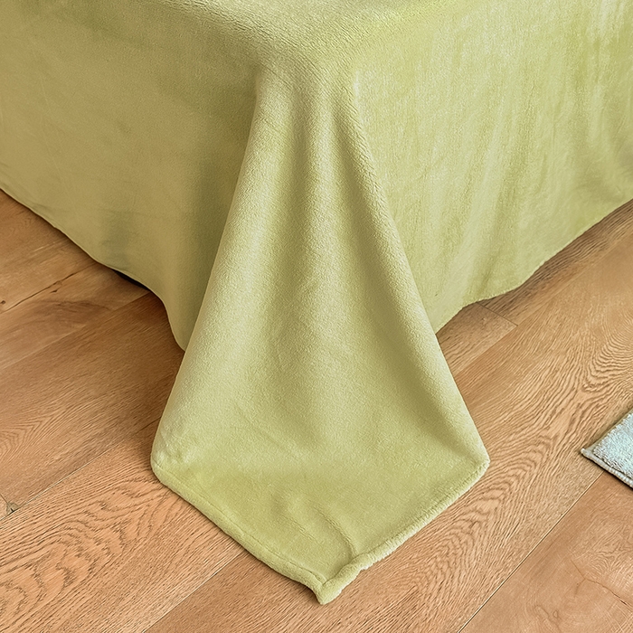 91家纺网 家纺一手货源 找家纺 艾佳 2025新款华夫格高克重牛奶绒雕花三角贝壳边工艺加厚保暖四件套 华夫格奶绿