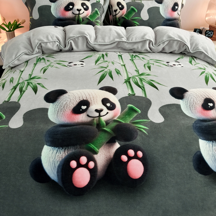 91家纺网 家纺一手货源 找家纺 雅芝蓝 2025新款8-9斤高克重印花牛奶绒四件套保暖绒套件直播爆款 熊抱竹-灰