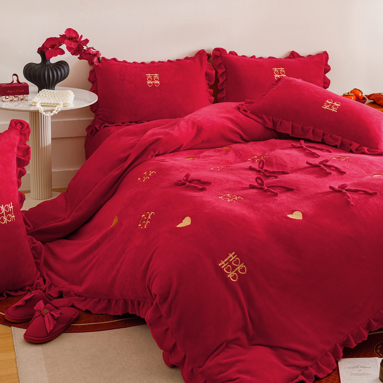 91家纺网 家纺一手货源 找家纺 苏源家居 2025新款婚庆加厚牛奶绒荷叶边刺绣结婚四件套 绒-喜愿-金色